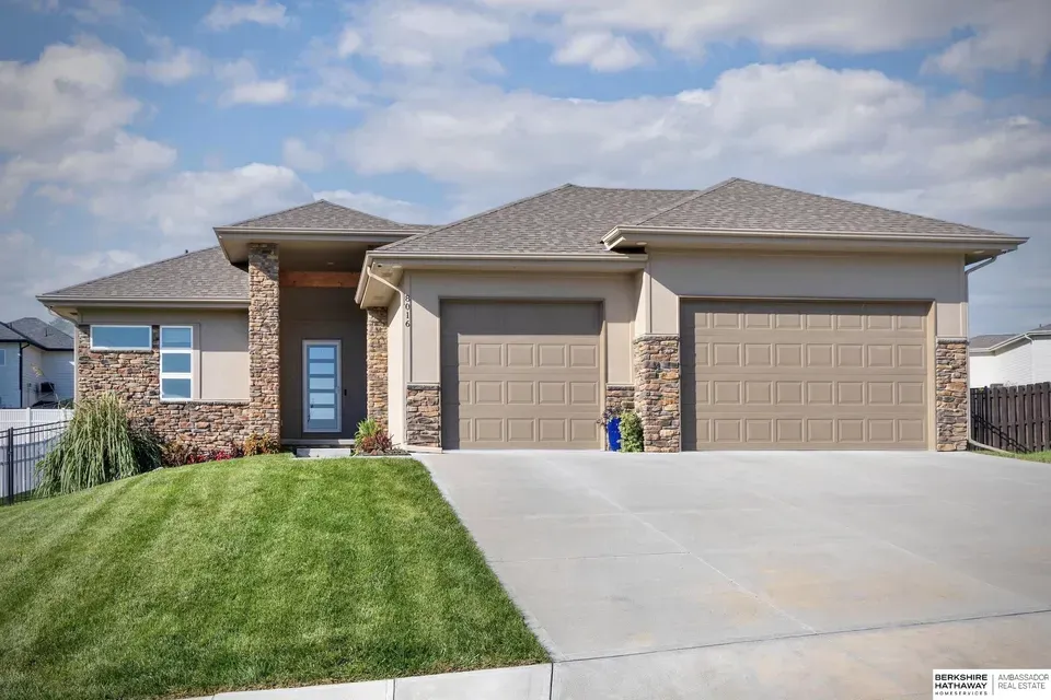 4 Bed 1 Bath Modern Contemporary Residence in Omaha, NE