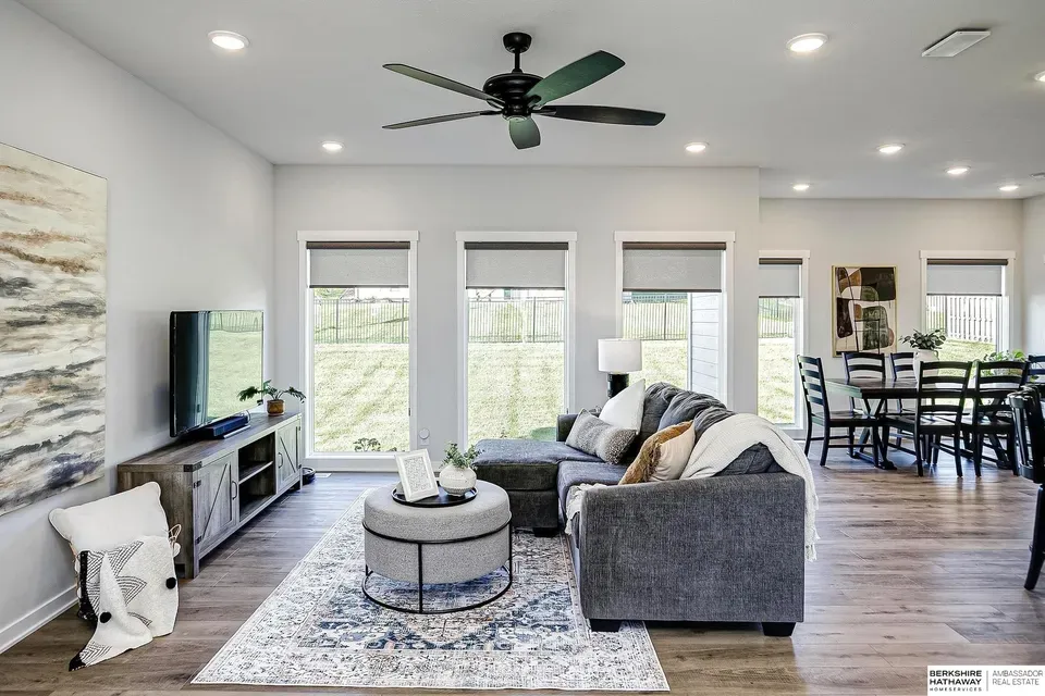 4 Bed 1 Bath Modern Contemporary Residence in Omaha, NE - 4