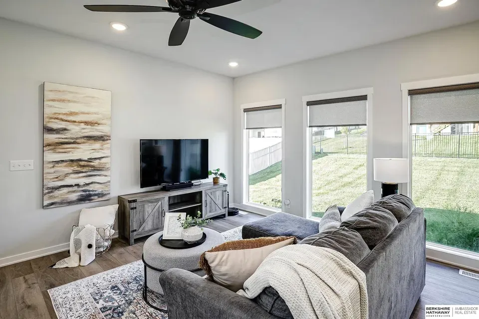 4 Bed 1 Bath Modern Contemporary Residence in Omaha, NE - 5