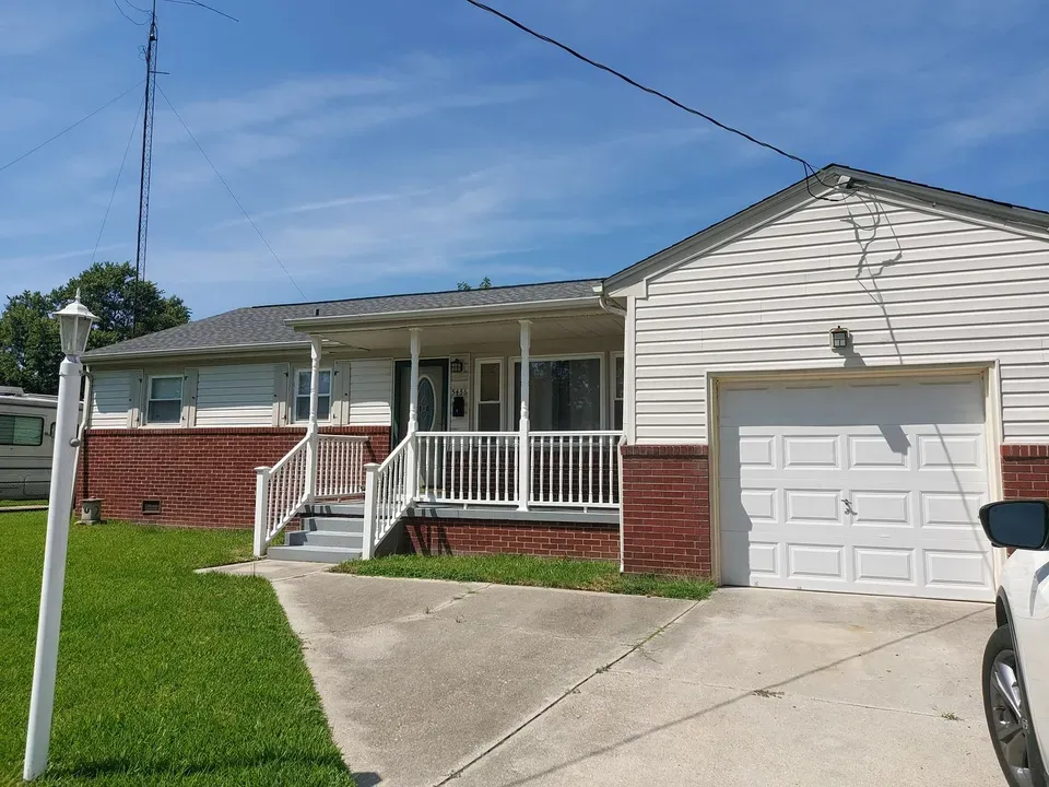 4 Bed 1 Bath Modern Contemporary Residence in Virginia Beach, VA - 2