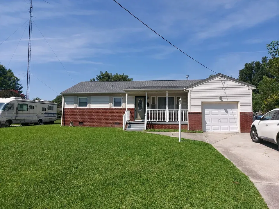4 Bed 1 Bath Modern Contemporary Residence in Virginia Beach, VA - 3
