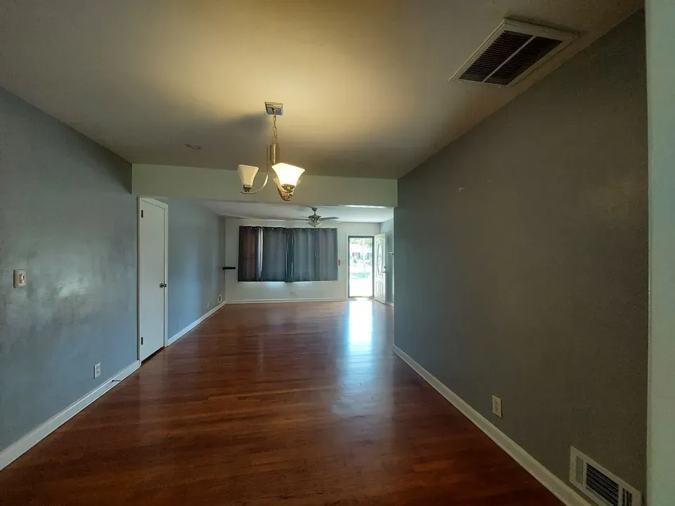 4 Bed 1 Bath Modern Contemporary Residence in Virginia Beach, VA - 4