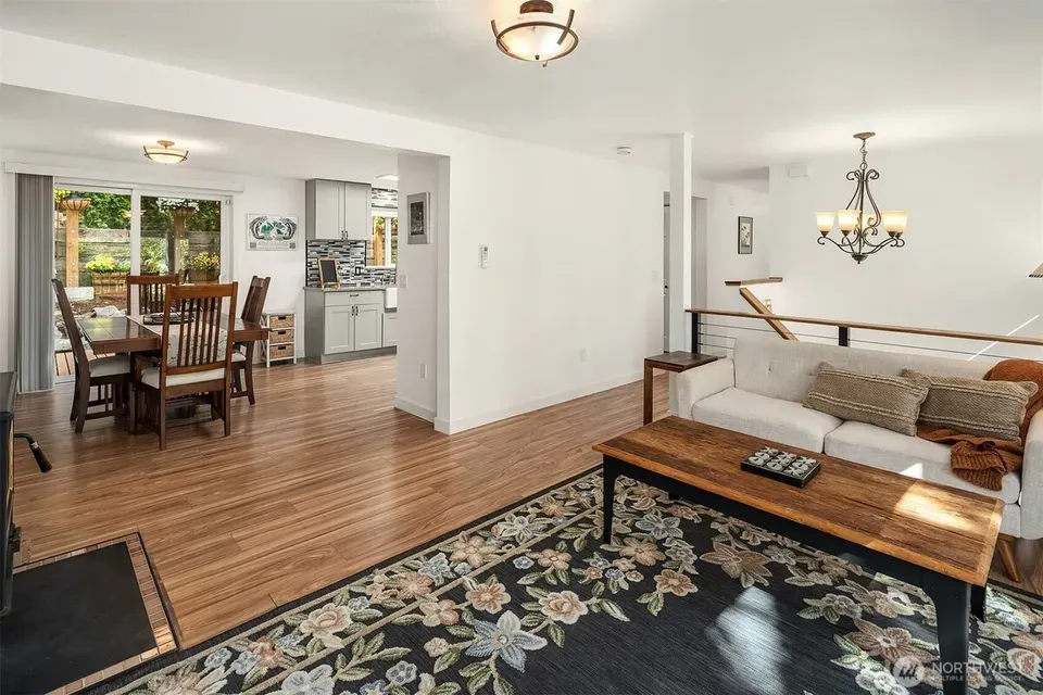 4 Bed 1 Bath Traditional Suburban Family Home in Bellevue, WA - 5
