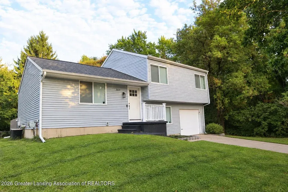 4 Bed 1 Bath Traditional Suburban Family Home in Lansing, MI - 1
