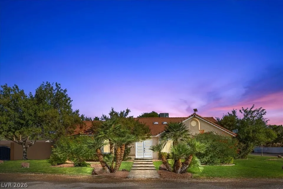 4 Bed 1 Bath Traditional Suburban Family Home in Las Vegas, NV - 1