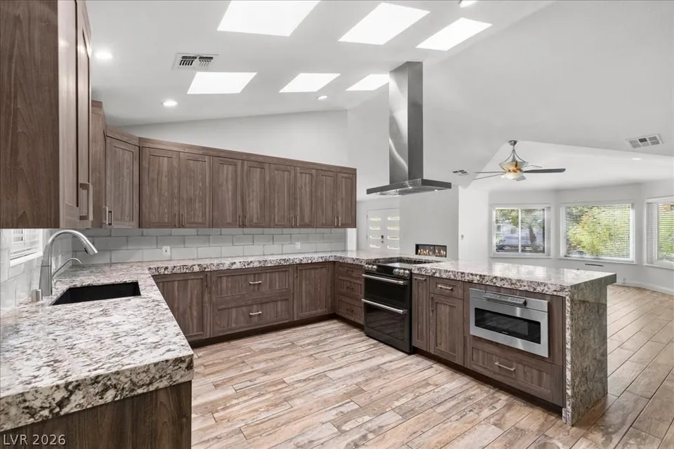 4 Bed 1 Bath Traditional Suburban Family Home in Las Vegas, NV - 2