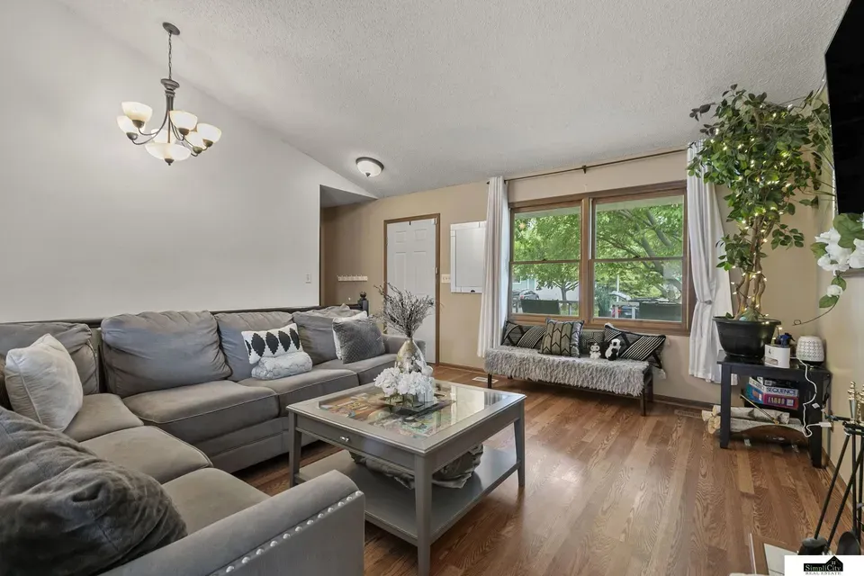 4 Bed 1 Bath Traditional Suburban Family Home in Lincoln, NE - 3