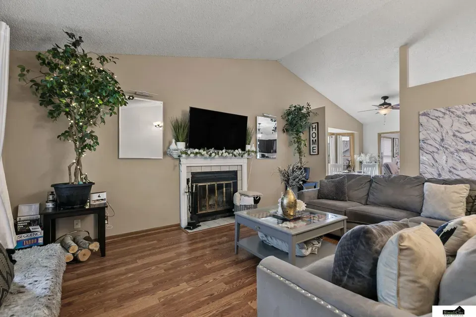 4 Bed 1 Bath Traditional Suburban Family Home in Lincoln, NE - 5