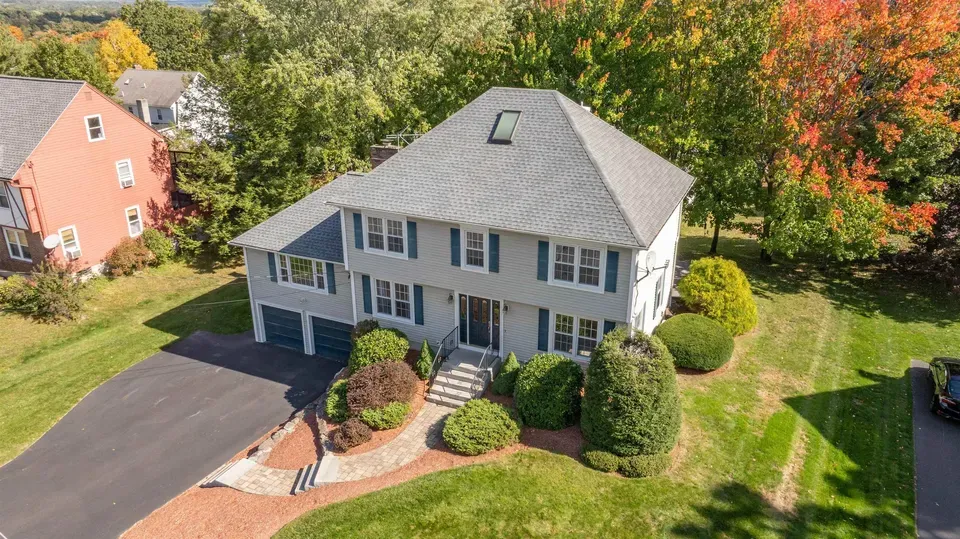 4 Bed 1 Bath Traditional Suburban Family Home in Nashua, NH - 2