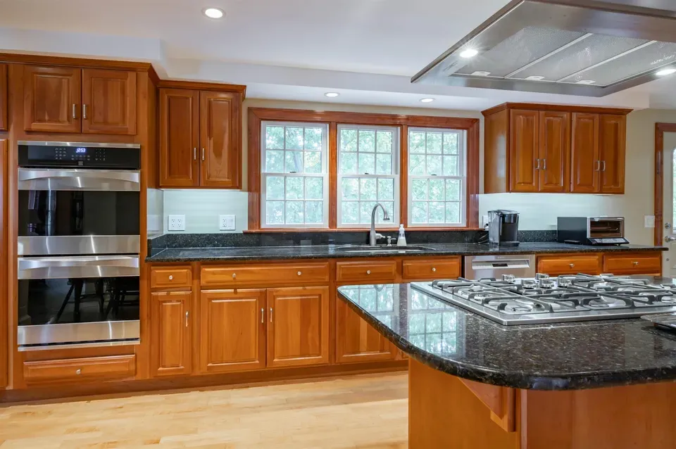 4 Bed 1 Bath Traditional Suburban Family Home in Nashua, NH - 5