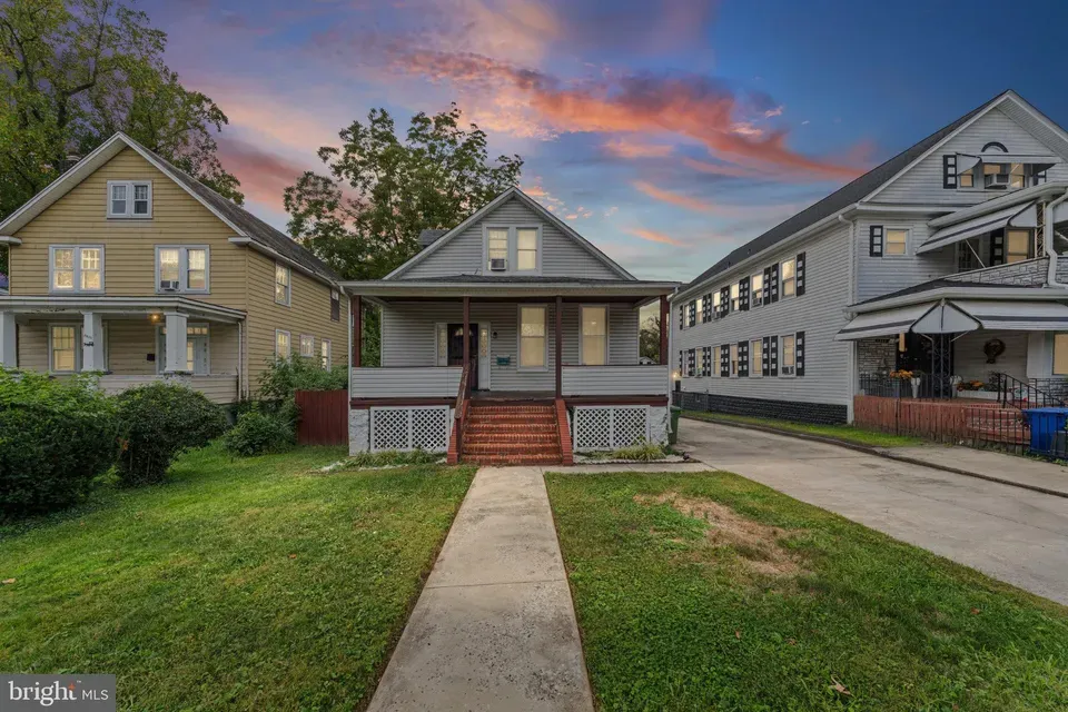 4 Bed 2 Bath Classic Historic Era Home in Baltimore, MD - 1
