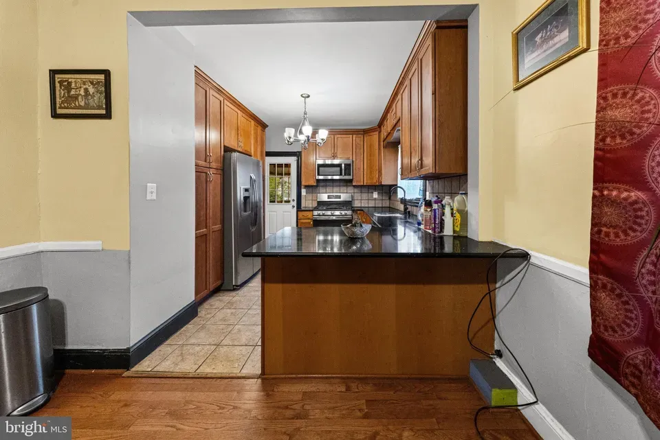 4 Bed 2 Bath Classic Historic Era Home in Baltimore, MD - 2