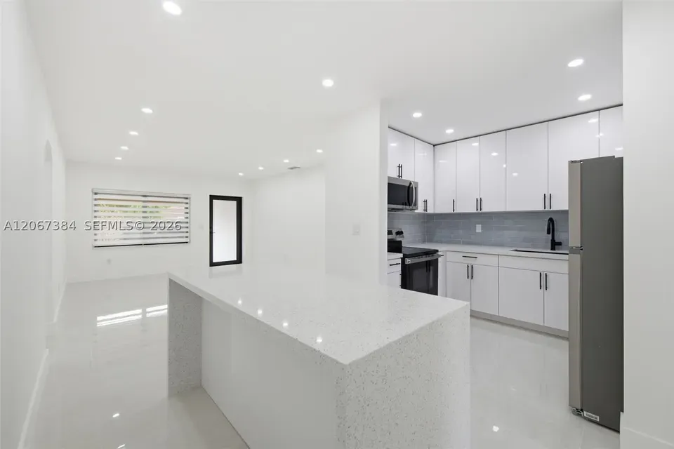 4 Bed 2 Bath Classic Historic Era Home in Coral Gables, FL - 3