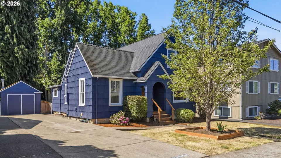4 Bed 2 Bath Classic Historic Era Home in Corvallis, OR - 1