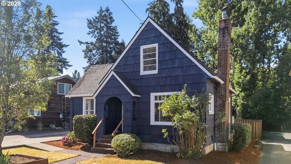4 Bed 2 Bath Classic Historic Era Home in Corvallis, OR - 2