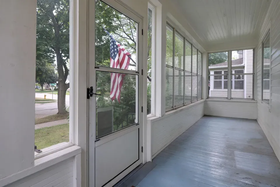 4 Bed 2 Bath Classic Historic Era Home in Green Bay, WI - 4