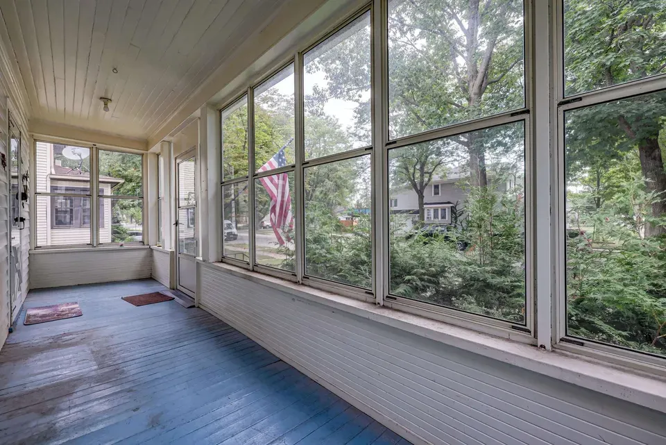 4 Bed 2 Bath Classic Historic Era Home in Green Bay, WI - 5