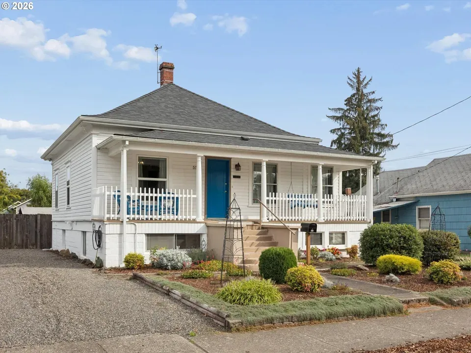 4 Bed 2 Bath Classic Historic Era Home in Hillsboro, OR - 1