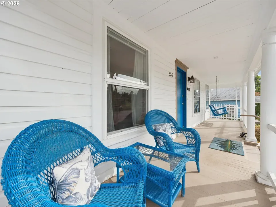 4 Bed 2 Bath Classic Historic Era Home in Hillsboro, OR - 2