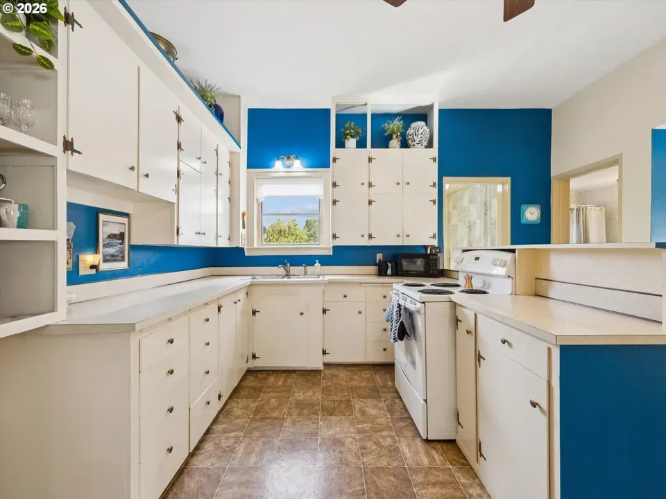 4 Bed 2 Bath Classic Historic Era Home in Hillsboro, OR - 5