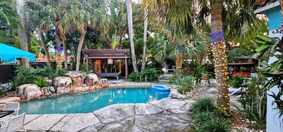 4 Bed 2 Bath Classic Historic Era Home in Hollywood, FL - 1