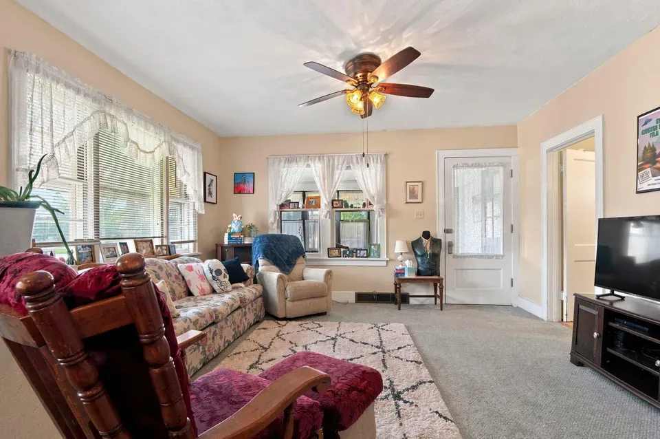4 Bed 2 Bath Classic Historic Era Home in Kenosha, WI - 3