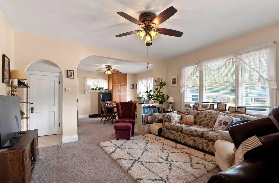 4 Bed 2 Bath Classic Historic Era Home in Kenosha, WI - 4