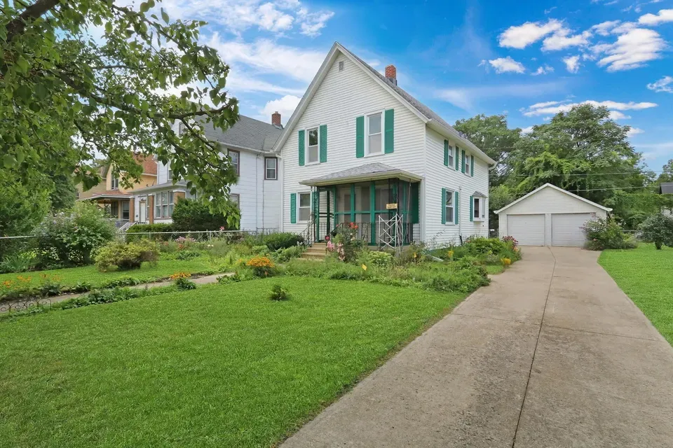 4 Bed 2 Bath Classic Historic Era Home in Kenosha, WI - 1