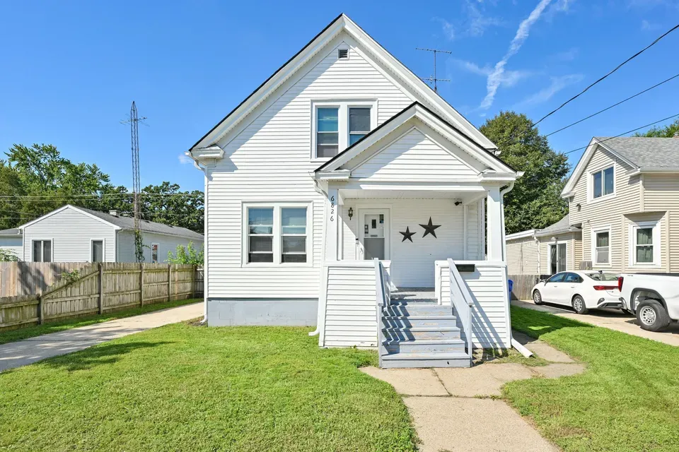 4 Bed 2 Bath Classic Historic Era Home in Kenosha, WI