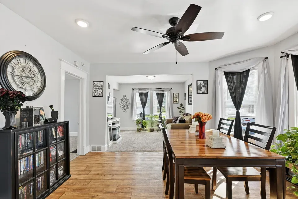 4 Bed 2 Bath Classic Historic Era Home in Kenosha, WI - 5
