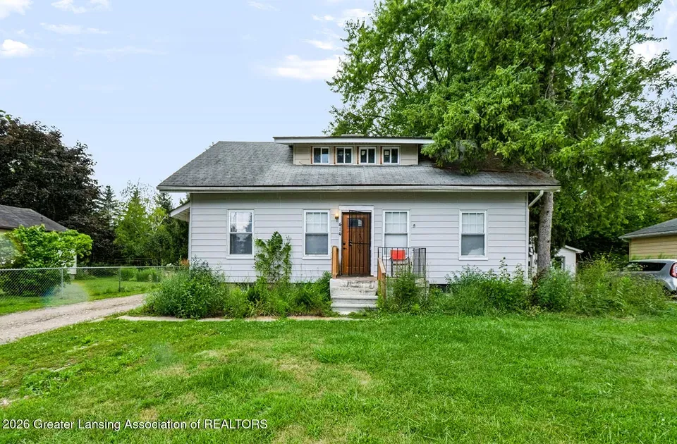 4 Bed 2 Bath Classic Historic Era Home in Lansing, MI