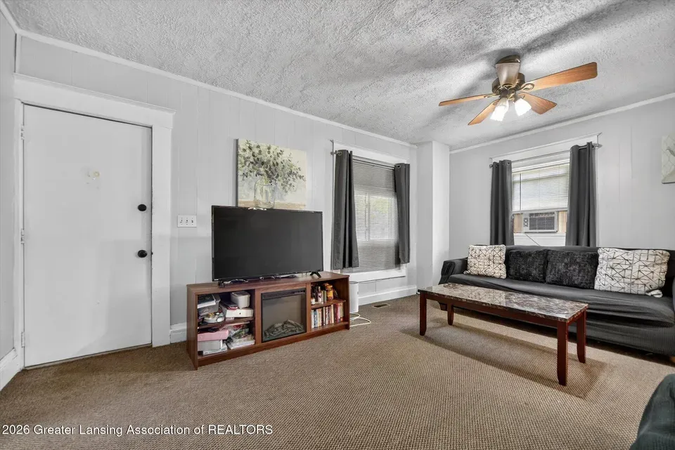 4 Bed 2 Bath Classic Historic Era Home in Lansing, MI - 5