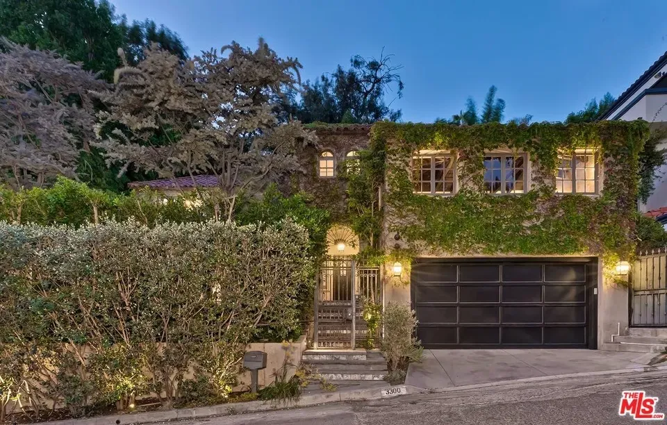 4 Bed 2 Bath Classic Historic Era Home in Los Angeles, CA - 1