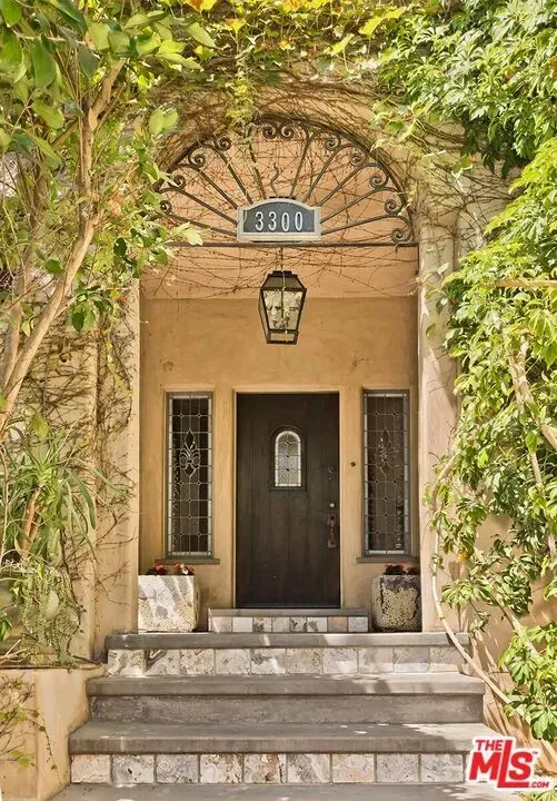 4 Bed 2 Bath Classic Historic Era Home in Los Angeles, CA - 3