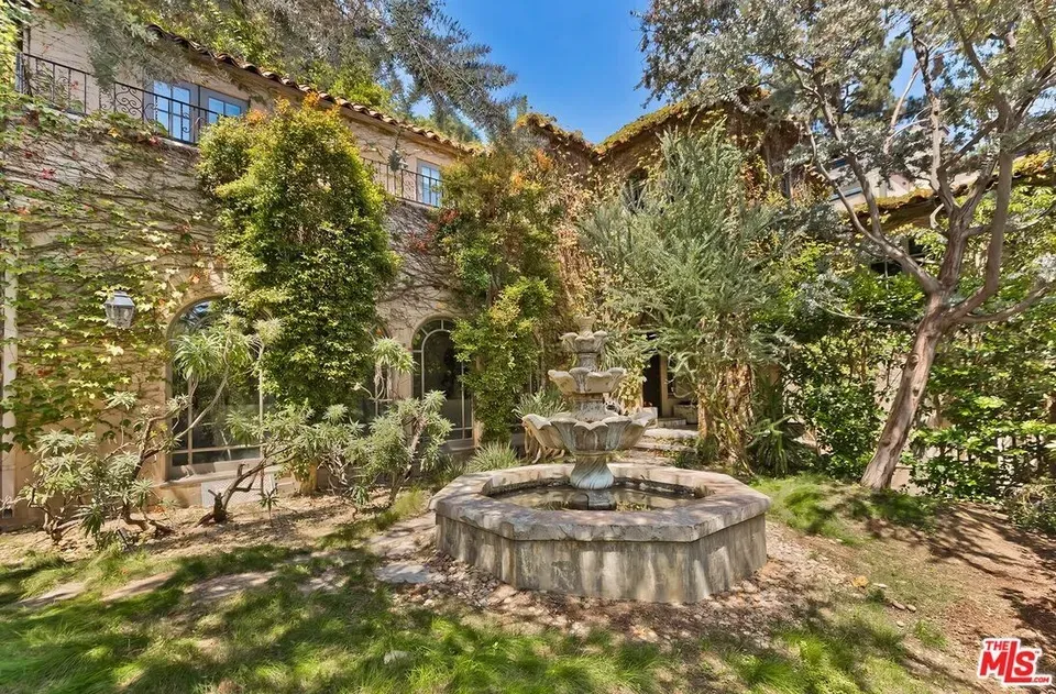 4 Bed 2 Bath Classic Historic Era Home in Los Angeles, CA - 5