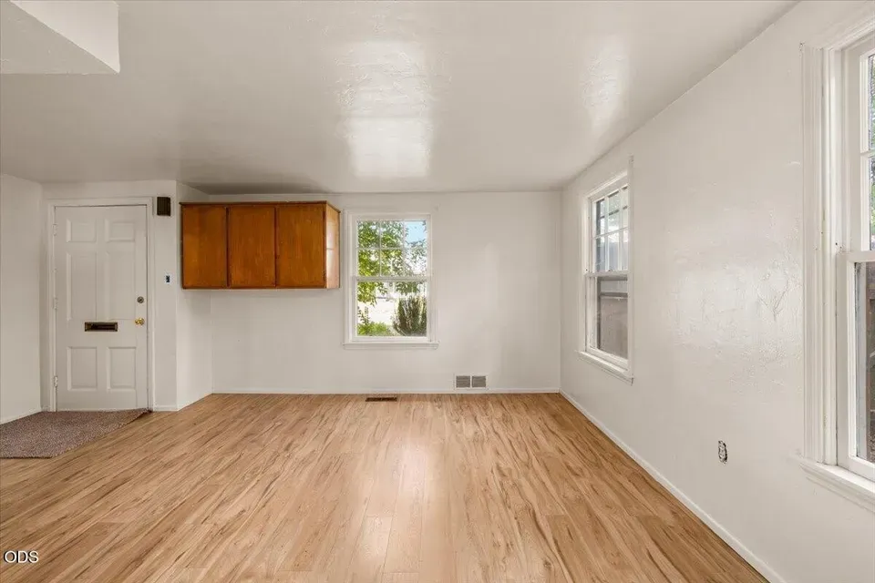 4 Bed 2 Bath Classic Historic Era Home in Medford, OR - 5