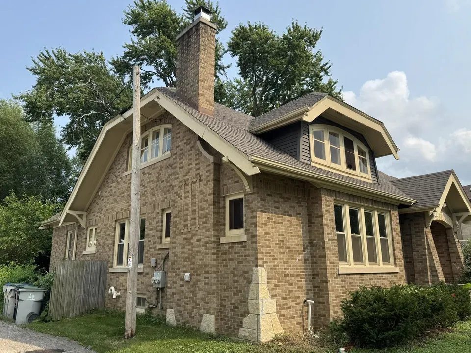 4 Bed 2 Bath Classic Historic Era Home in Milwaukee, WI - 4