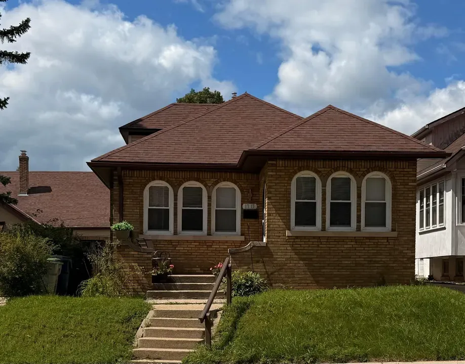 4 Bed 2 Bath Classic Historic Era Home in Milwaukee, WI