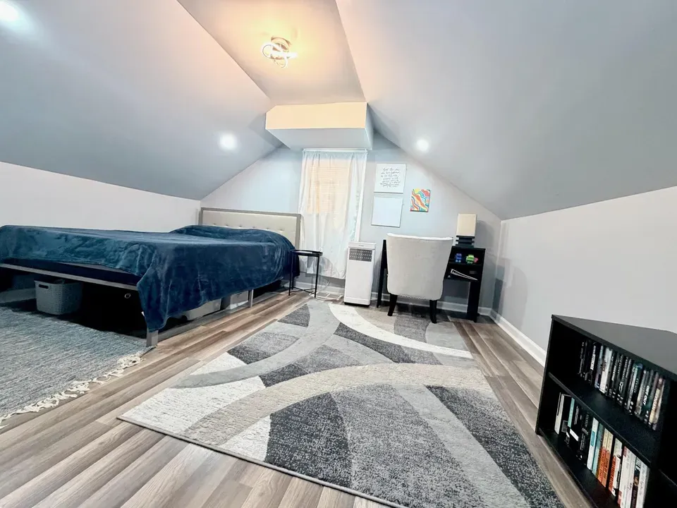 4 Bed 2 Bath Classic Historic Era Home in Milwaukee, WI - 4