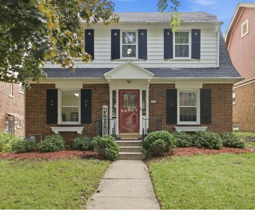 4 Bed 2 Bath Classic Historic Era Home in Milwaukee, WI - 1