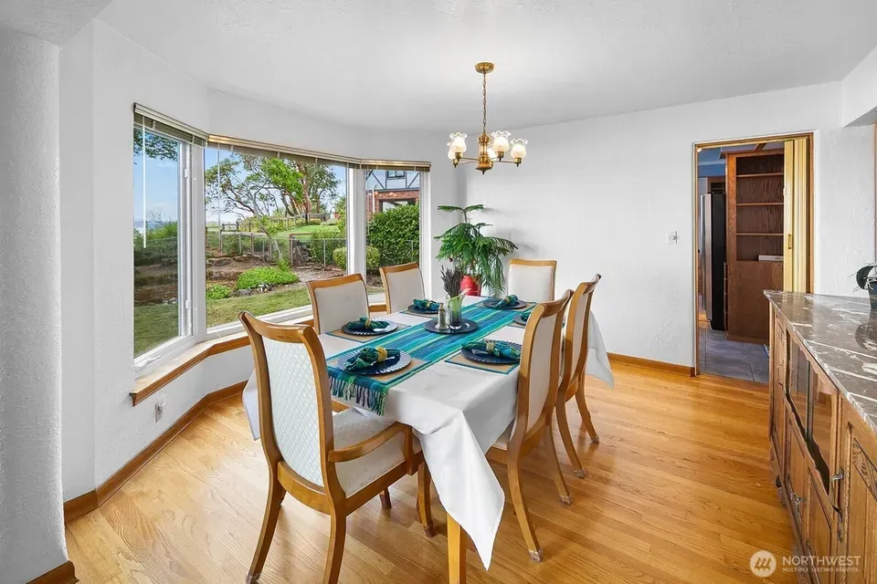 4 Bed 2 Bath Classic Historic Era Home in Seattle, WA - 3