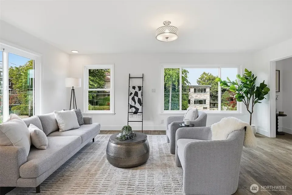 4 Bed 2 Bath Classic Historic Era Home in Seattle, WA - 4