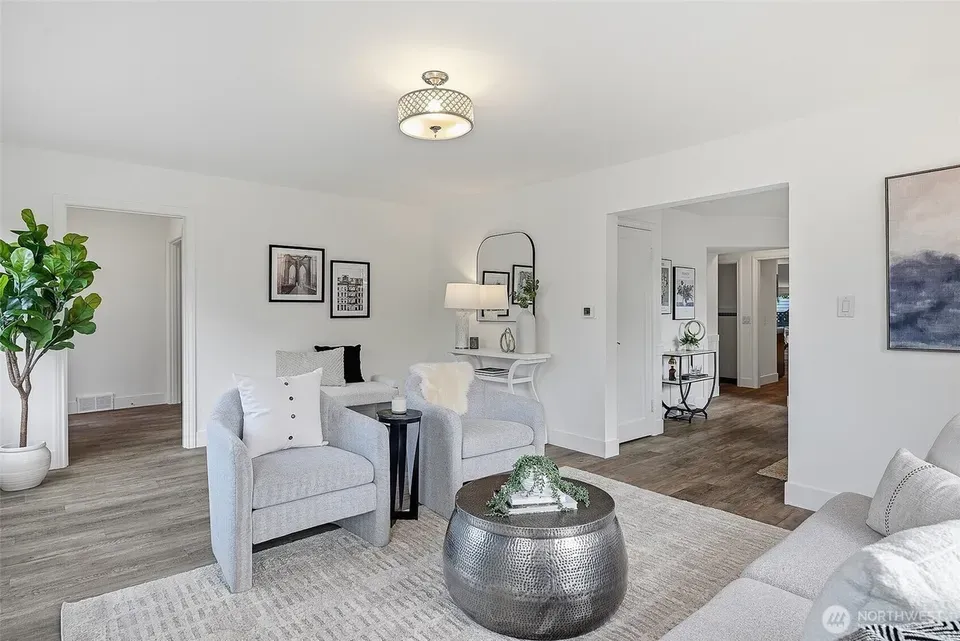 4 Bed 2 Bath Classic Historic Era Home in Seattle, WA - 5
