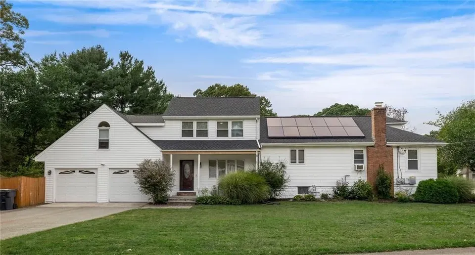 4 Bed 2 Bath Classic Historic Era Home in Warwick, RI