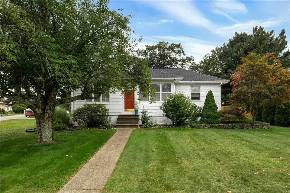 4 Bed 2 Bath Classic Historic Era Home in Warwick, RI - 3