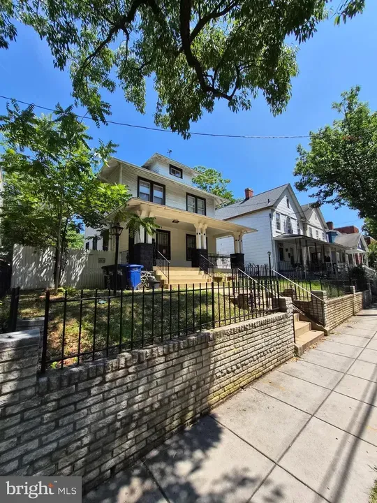 4 Bed 2 Bath Classic Historic Era Home in Washington, DC - 4