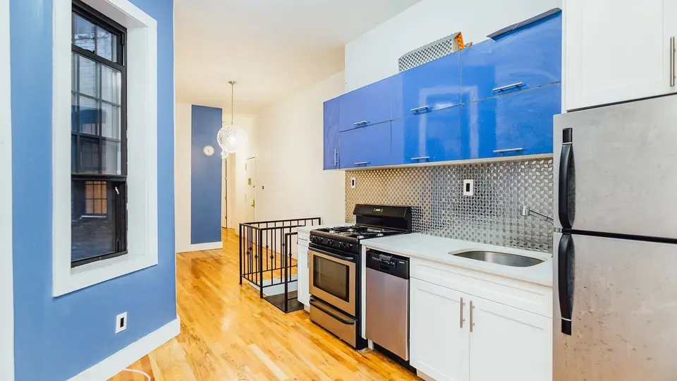 4 Bed 2 Bath Contemporary High-Rise Condo in Brooklyn, NY - 2
