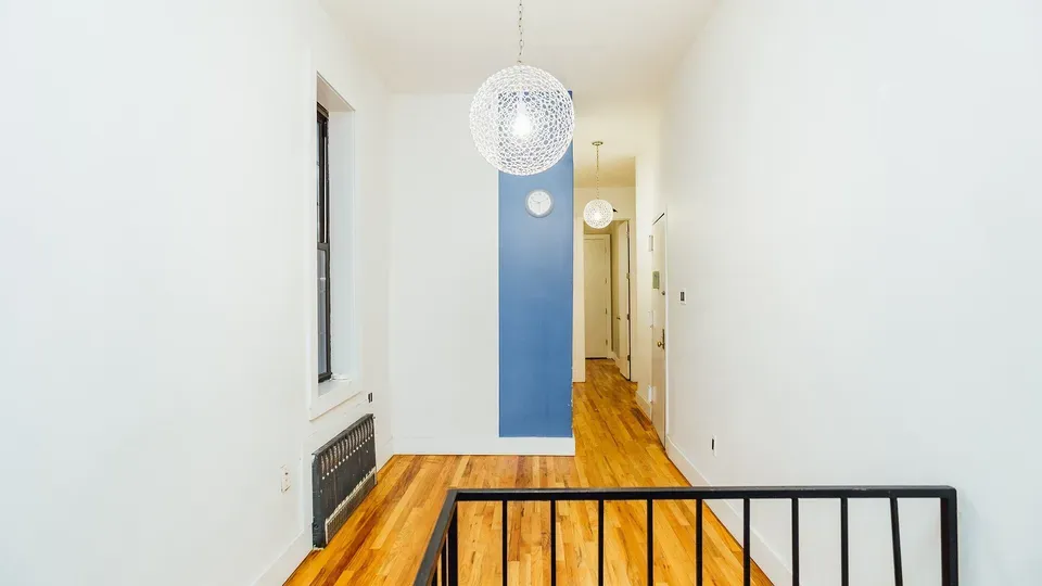 4 Bed 2 Bath Contemporary High-Rise Condo in Brooklyn, NY - 4