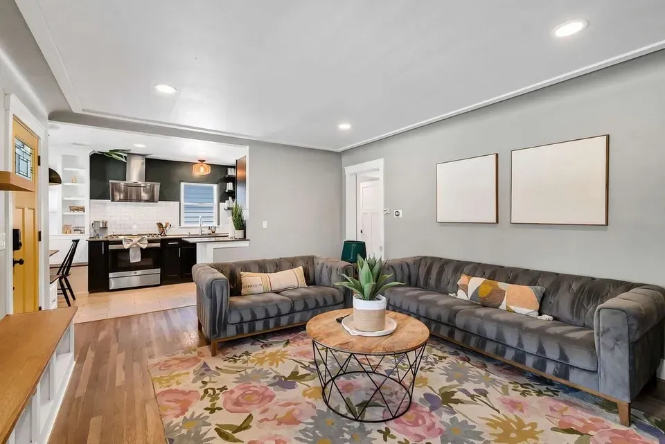 4 Bed 2 Bath Contemporary High-Rise Condo in Coeur d Alene, ID - 2