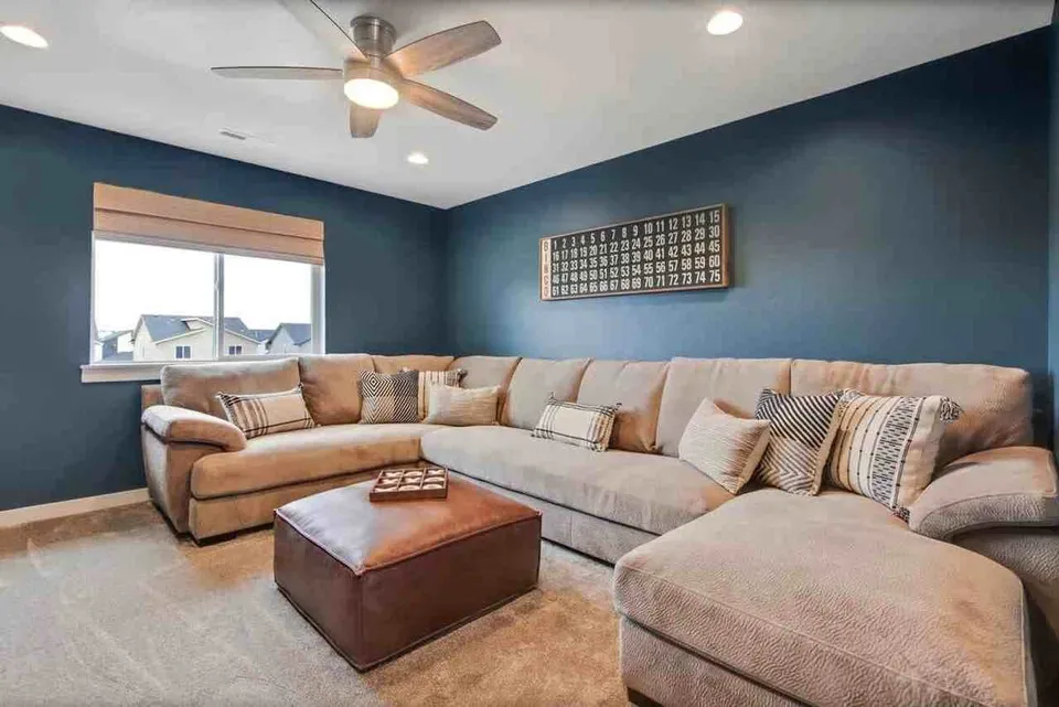 4 Bed 2 Bath Contemporary High-Rise Condo in Meridian, ID - 2